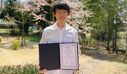 Mr. Shinichi Miyazaki, 4th year student, performed a poster presentation at Materials Research Meeting (MRM) 2021 and received Graduate Student Award