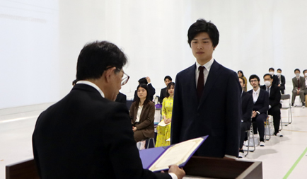 田口将大さん(ヒューマニクス2年生)が、グローバル教育院長賞を受賞しました。