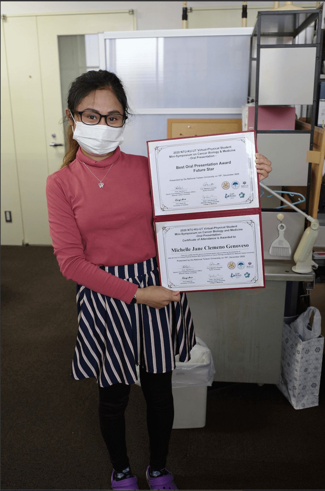 Ms. Michelle Jane Clemeno Genoveso, 3rd year student, received the Best Oral Presentation Award at the 2020 NTU-KU-UT Virtual-Physical students mini-symposium on Cancer Biology and Medicine.